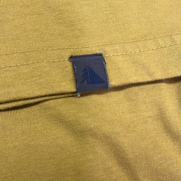 L.L. Bean Performance Graphic Tee- Size Medium - Picture 7 of 7